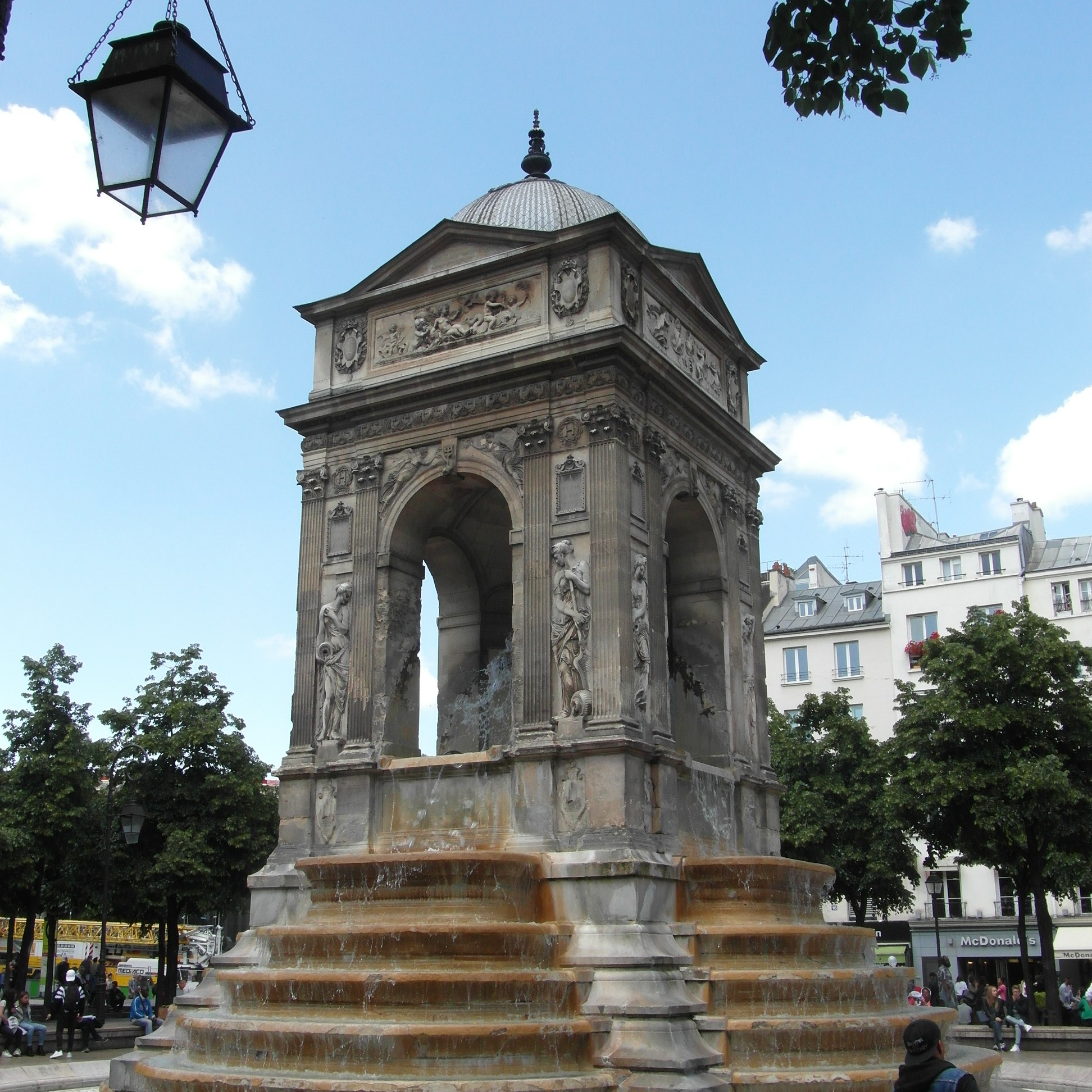 Fontaine du quartier des Halles