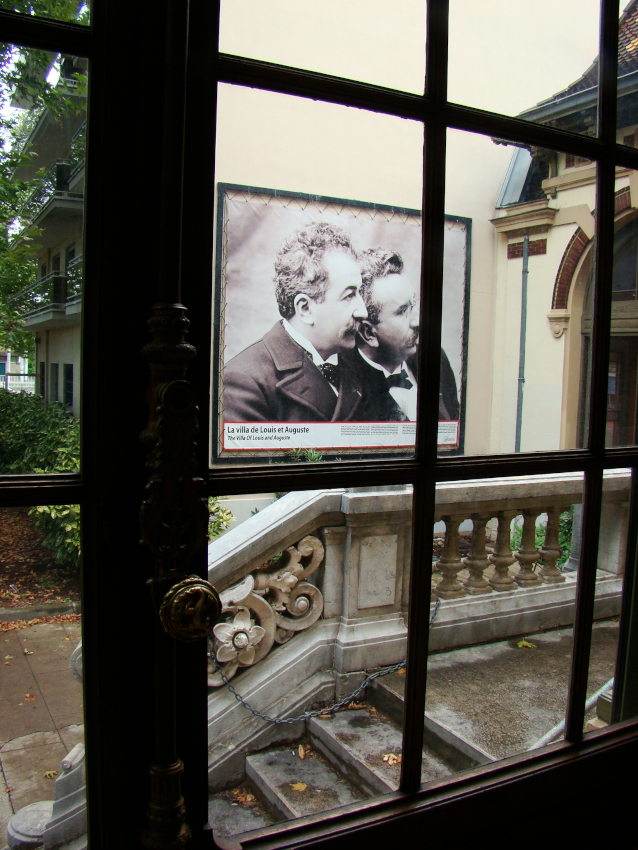 Les frères Lumière dans leur villa
