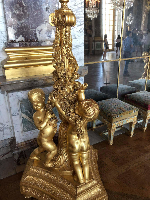 Chérubins à la Galerie des Glaces