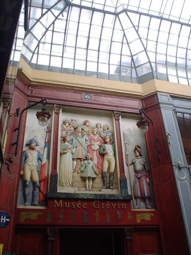 Musée Grévin, entrée via le passage couvert