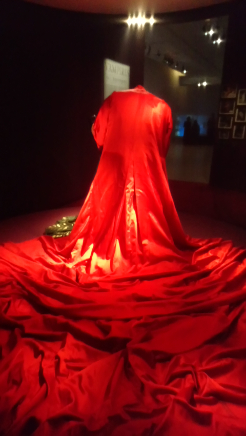 La longue traîne de Dracula de Coppola