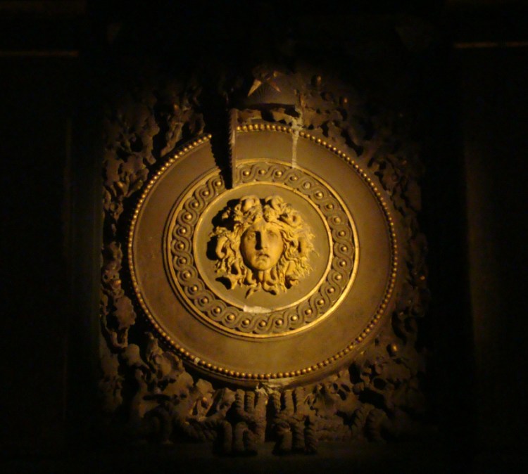 La Méduse en faux marbre