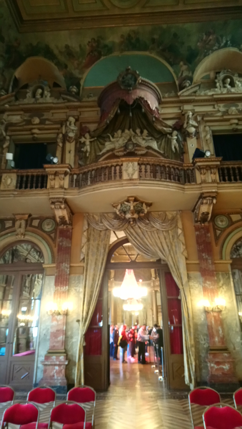 Salle d'apparat à l'étage de l'opéra de Gand