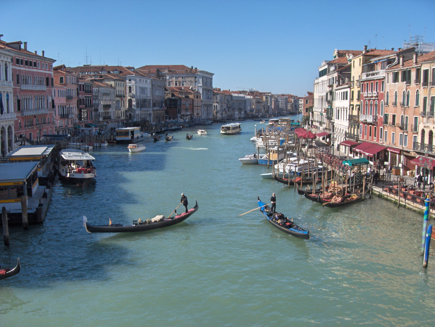 Laisse les gondoles à Venise