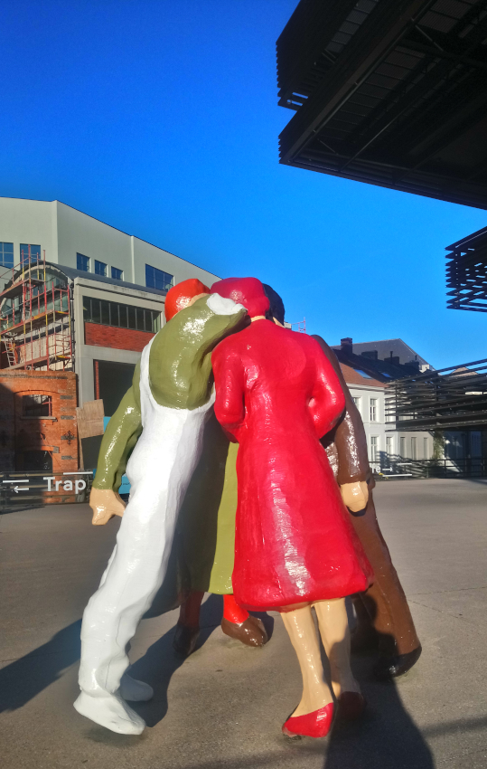 The Passers-by par Michaël Borremans à Gand