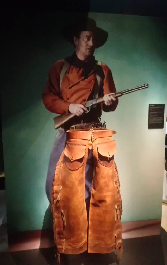 Les chaps de cuir du cowboy John Wayne