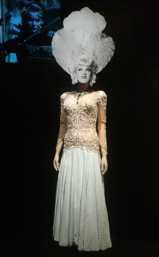 Robe de Mae West dans Sextette