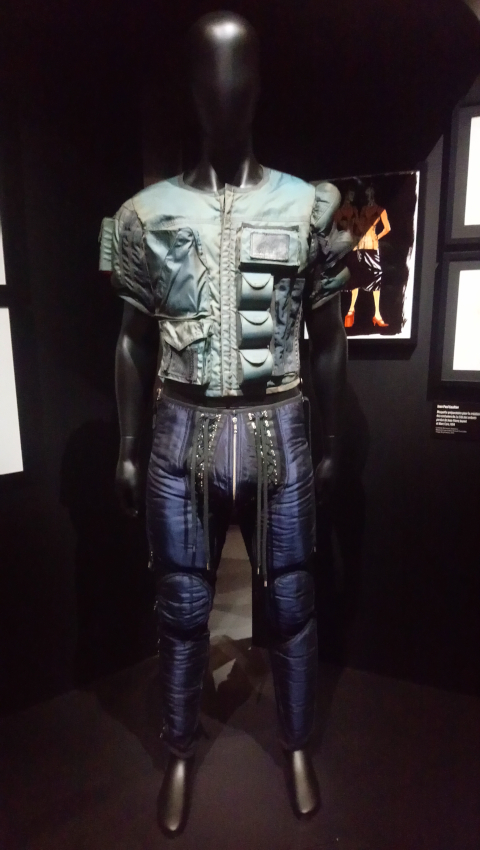 Costume de Bruce Willis par Jean Paul Gaultier