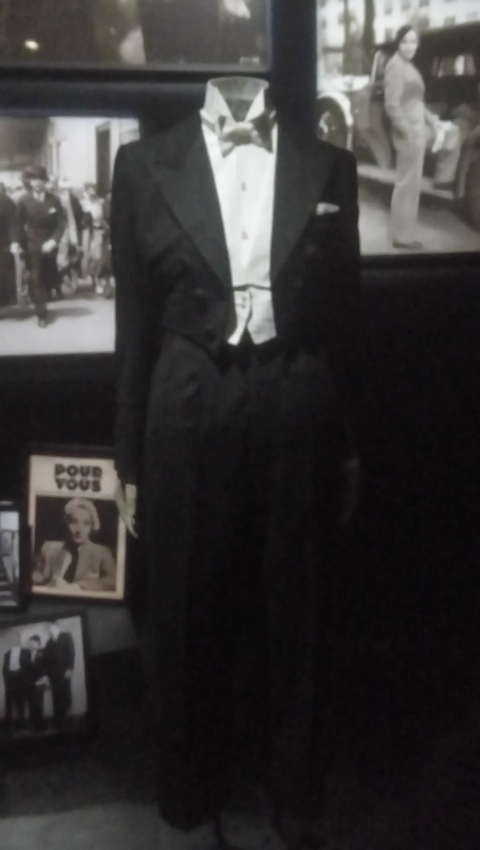 Le smoking de Marlene Dietrich dans Morocco