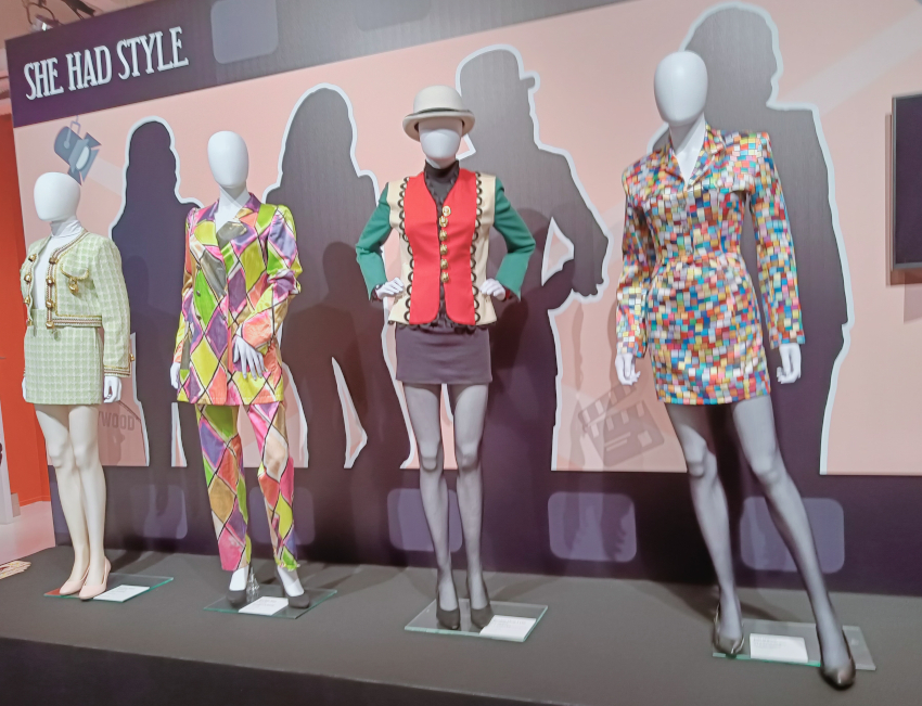 Expo des costumes Une Nounou d'Enfer