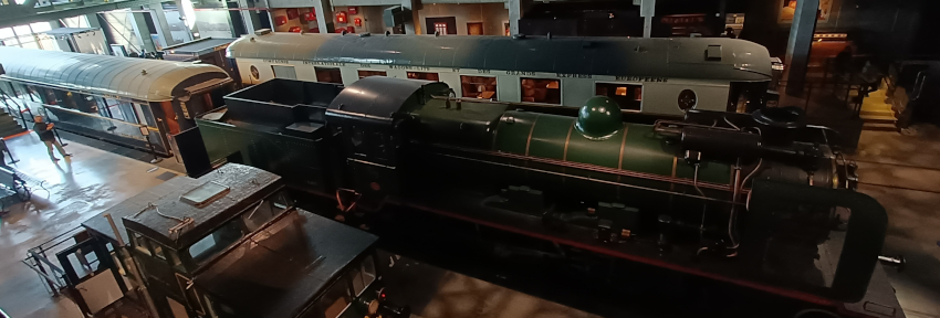 Locomotive et deux voitures de l'Orient-Express