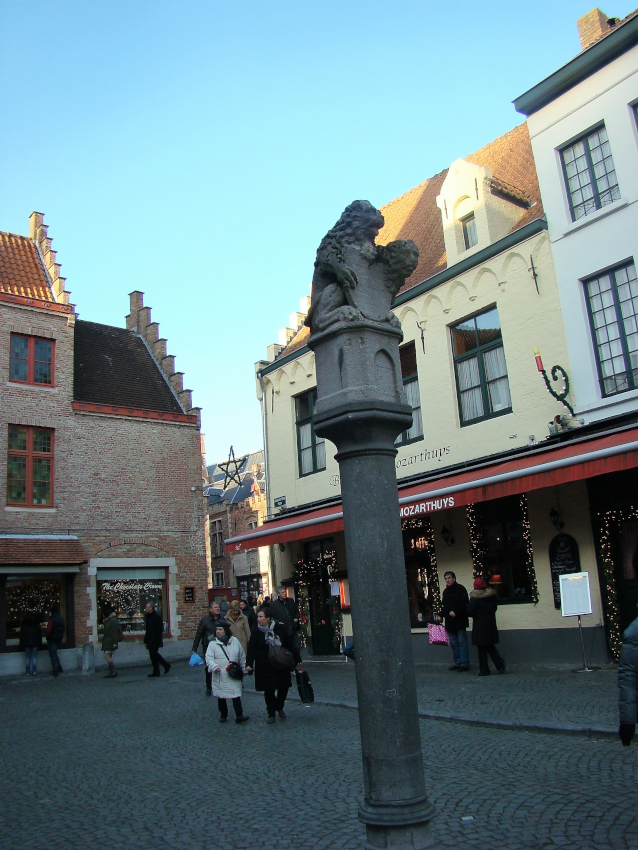 Huidenvettersplein, la place des tanneurs