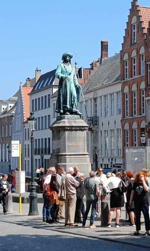 la place Jan van Eyck à Bruges