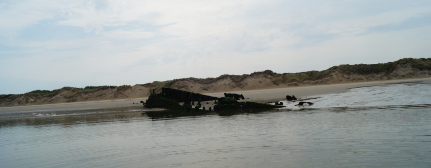 Epave à marée basse à Zuydcoote