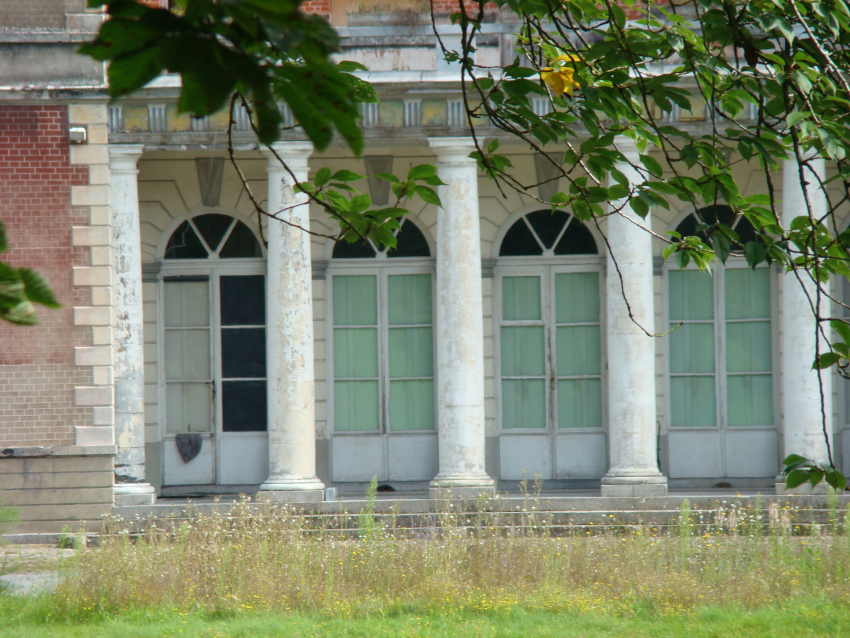 Détail du château de Beauregard à Froyennes