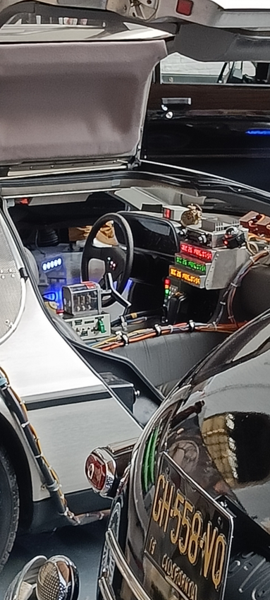 Intérieur de la DeLorean de Retour vers le Futur