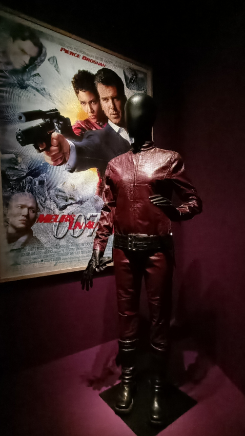 Costume de Halle Berry dans Meurs un autre jour