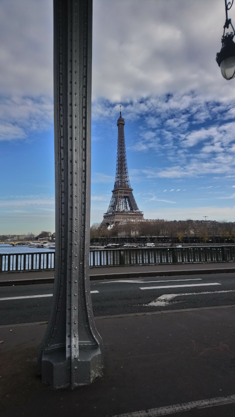 La Tour Eiffel vue du pont de Bir-Hakeim