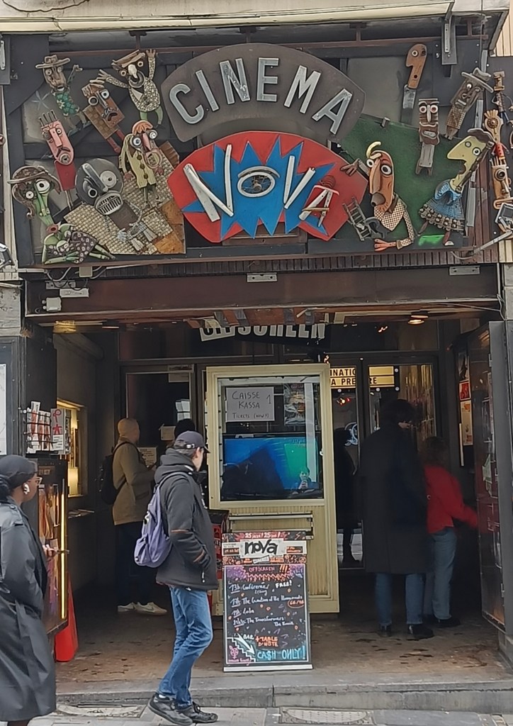 Entrée du cinéma Nova